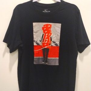 ❤️🟰💲⬇️ Nike Tee. Sneaker-head. Graphic, Men's L